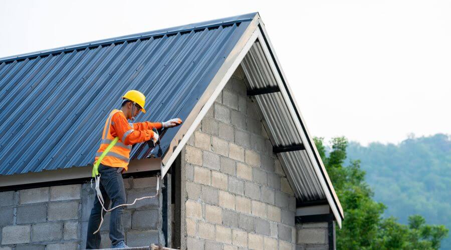 Expert Emergency Roof Repairs services in Zionsville, IN